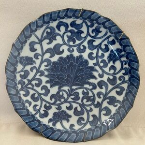 Andrea by Sadek Blue Mum Chrysanthemum Dinner Plate 9", Scalloped Edge